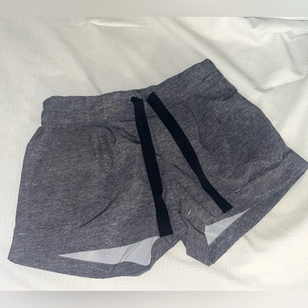 Lululemon Spring Break Away Short - Picture 1 of 3